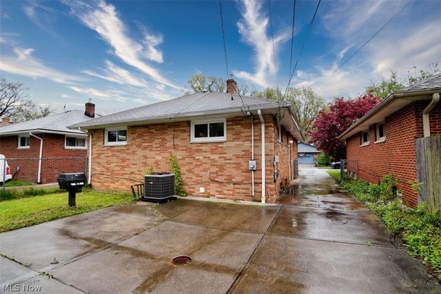 1098 Homestead Road, South Euclid, OH 44121