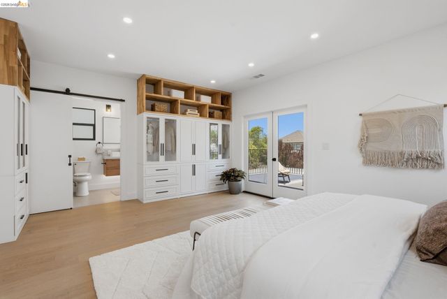 546 61St St, Oakland, CA 94609