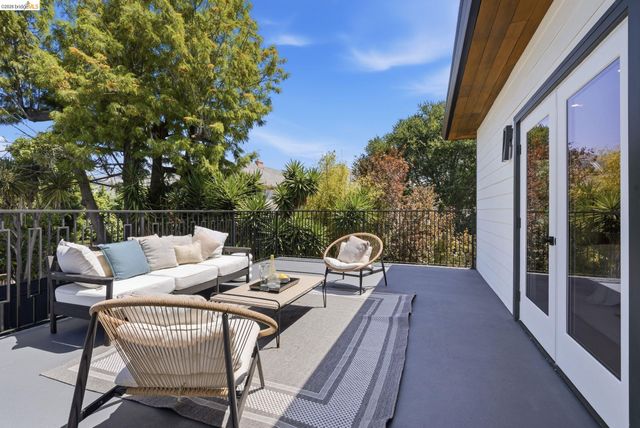 546 61St St, Oakland, CA 94609