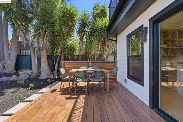 546 61St St, Oakland, CA 94609