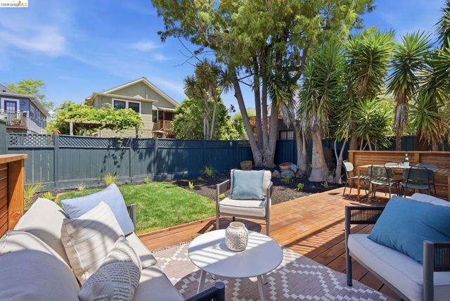 546 61St St, Oakland, CA 94609