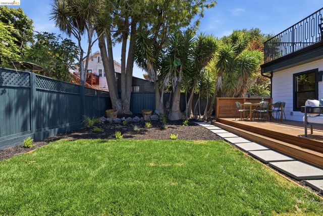 546 61St St, Oakland, CA 94609