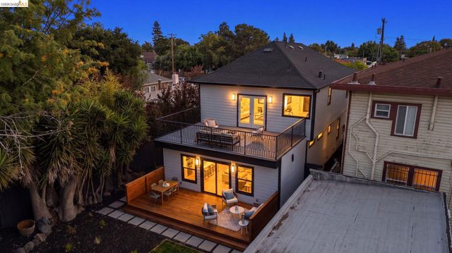 546 61St St, Oakland, CA 94609