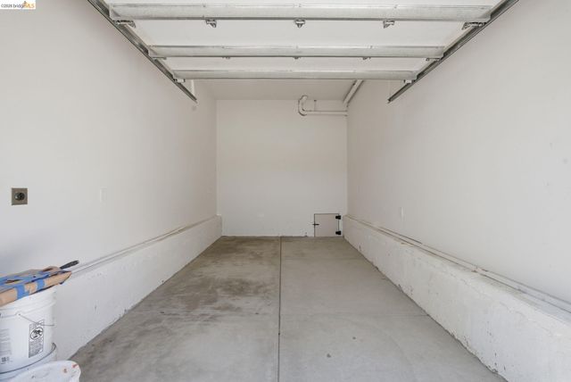 546 61St St, Oakland, CA 94609