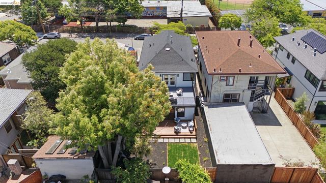 546 61St St, Oakland, CA 94609