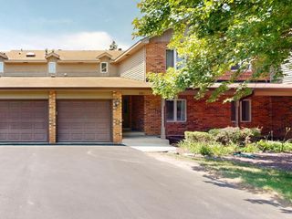 981 West Court A, Naperville, IL 60563