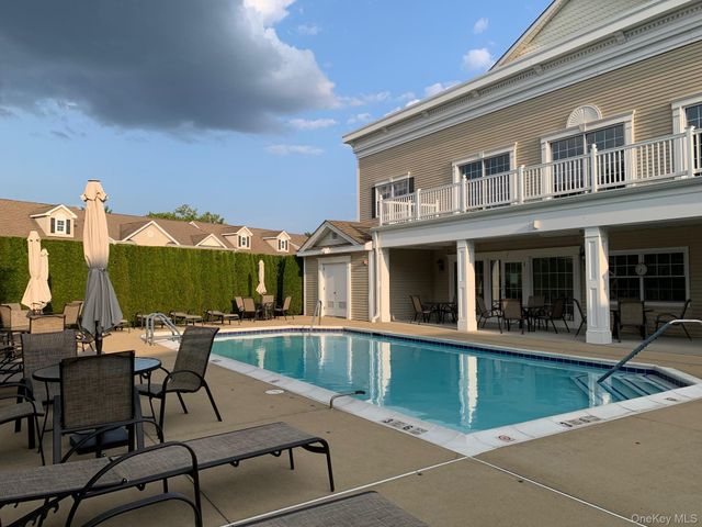 301 Willow Lane, Valley Stream, NY 11580
