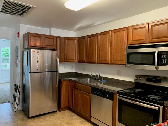 301 Willow Lane, Valley Stream, NY 11580