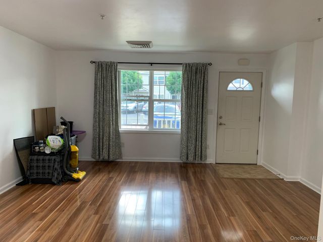 301 Willow Lane, Valley Stream, NY 11580