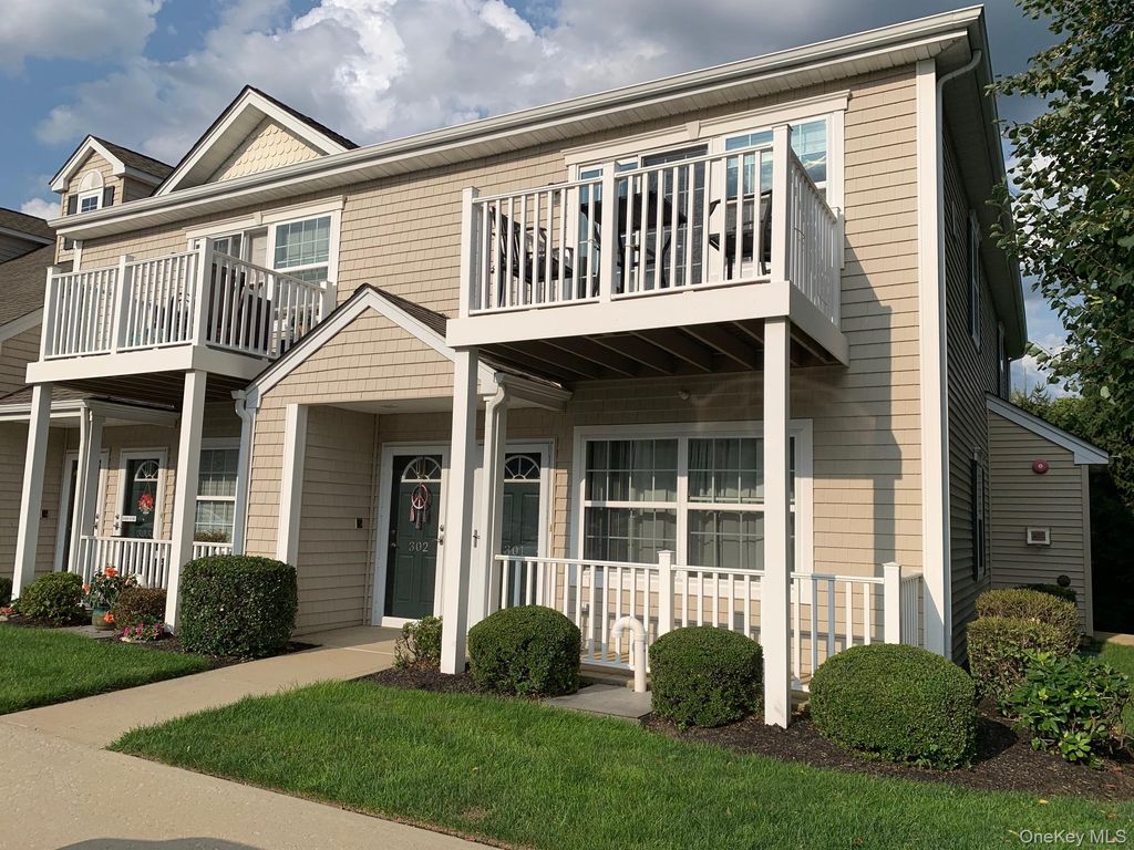 301 Willow Lane, Valley Stream, NY 11580