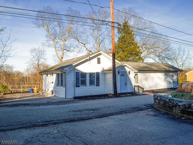 43 Nakomis Path, Lincoln Park Boro, NJ 07035