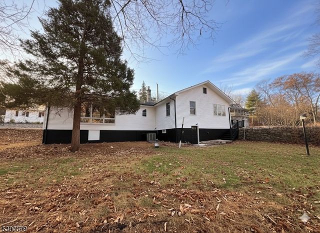 43 Nakomis Path, Lincoln Park Boro, NJ 07035