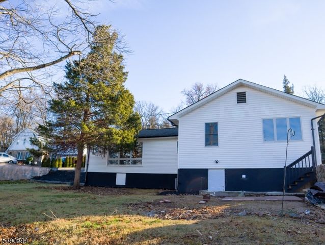 43 Nakomis Path, Lincoln Park Boro, NJ 07035