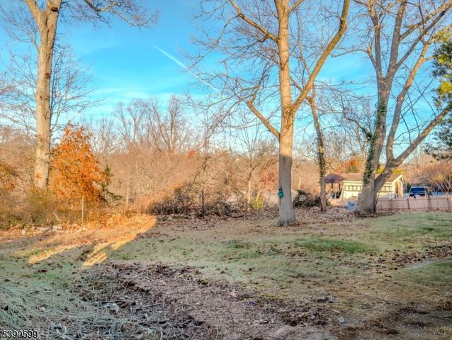 43 Nakomis Path, Lincoln Park Boro, NJ 07035