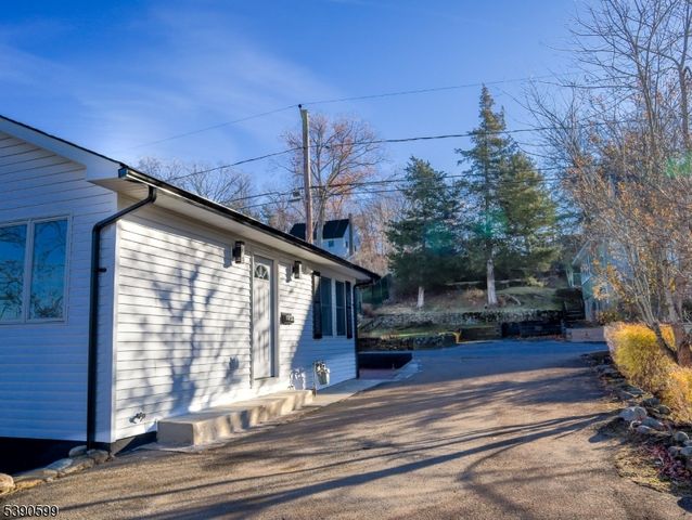 43 Nakomis Path, Lincoln Park Boro, NJ 07035