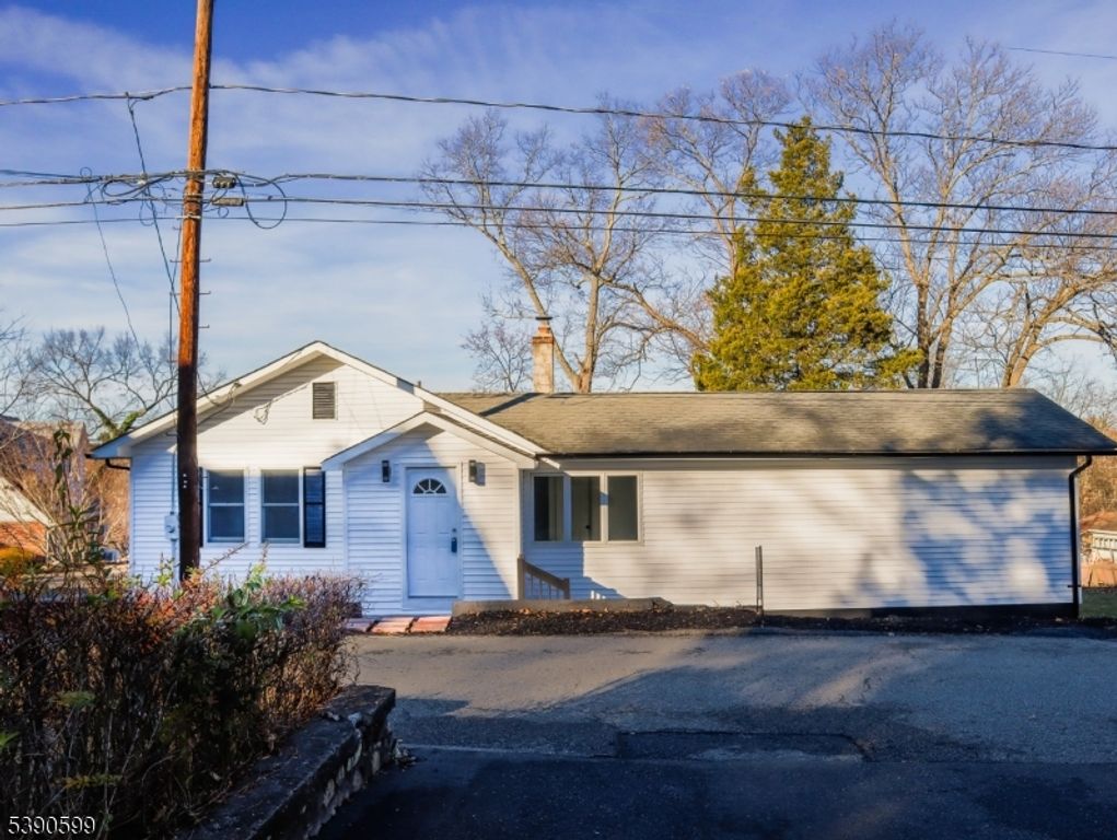 43 Nakomis Path, Lincoln Park Boro, NJ 07035