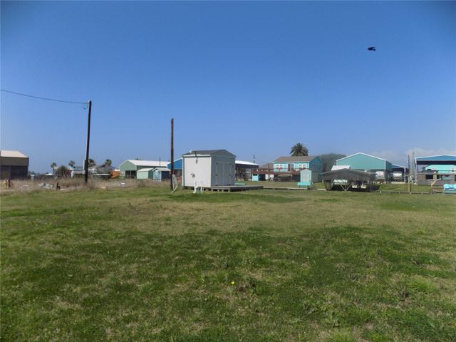 12211 County Road 204, Sargent, TX 77414