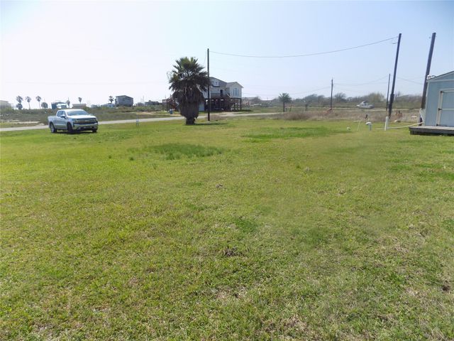 12211 County Road 204, Sargent, TX 77414