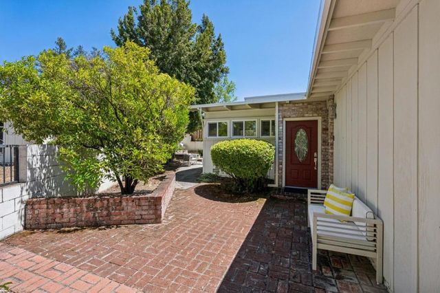 20210 Franklin Avenue, Saratoga, CA 95070