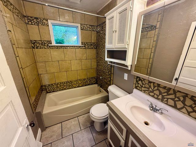 904 FAIRVIEW, Rapid City, SD 57701