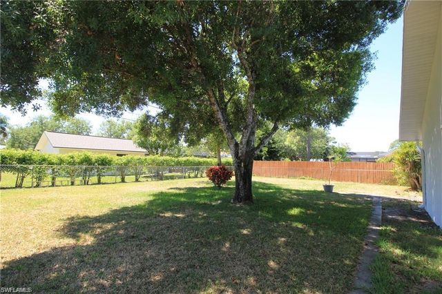 224 Erie DR, Naples, FL 34110