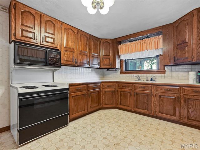 537 S Main Street, Dupo, IL 62239