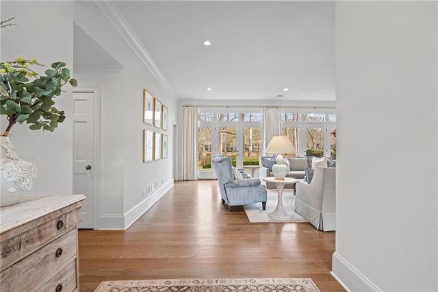 6210 River Chase Circle, Atlanta, GA 30328