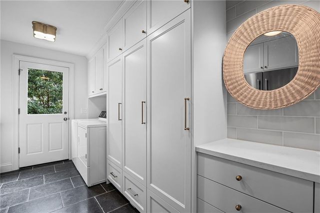 6210 River Chase Circle, Atlanta, GA 30328