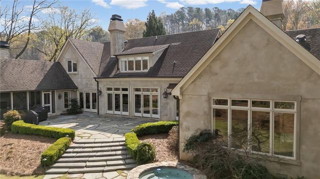 6210 River Chase Circle, Atlanta, GA 30328