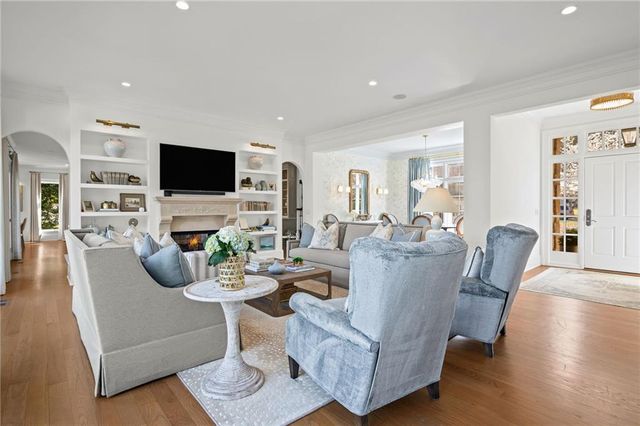 6210 River Chase Circle, Atlanta, GA 30328