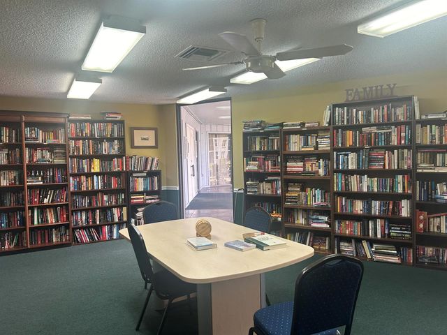 109 Royal Park Drive 2c, Oakland Park, FL 33309