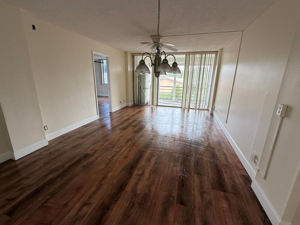 109 Royal Park Drive 2c, Oakland Park, FL 33309