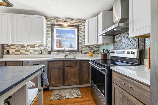 13710 Fair Oak Court, Apple Valley, MN 55124