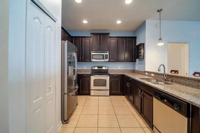 9217 SHEPTON STREET, Orlando, FL 32825