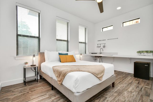 1705 Dunlavy Street A, Houston, TX 77006