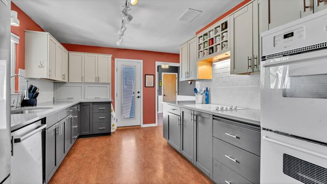 707 Richmond Drive SE, Albuquerque, NM 87106