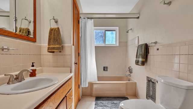 707 Richmond Drive SE, Albuquerque, NM 87106