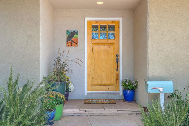 707 Richmond Drive SE, Albuquerque, NM 87106