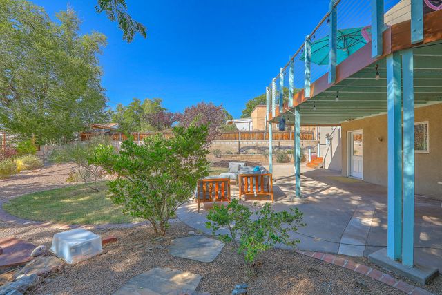 707 Richmond Drive SE, Albuquerque, NM 87106