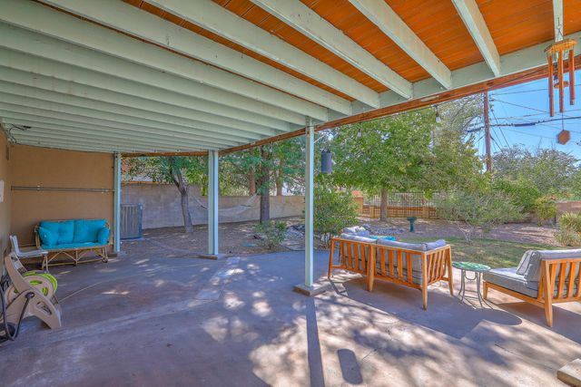 707 Richmond Drive SE, Albuquerque, NM 87106