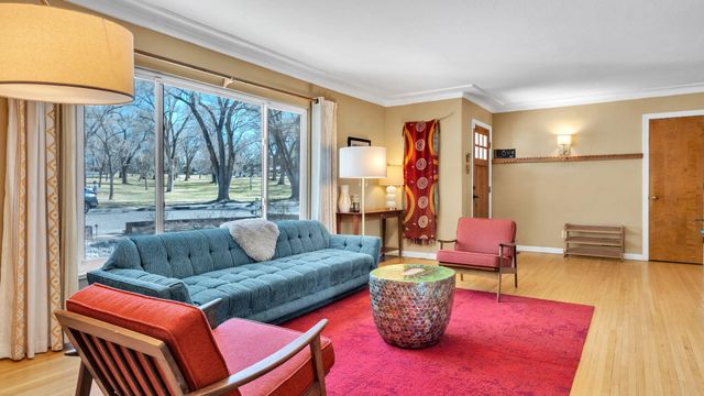 707 Richmond Drive SE, Albuquerque, NM 87106