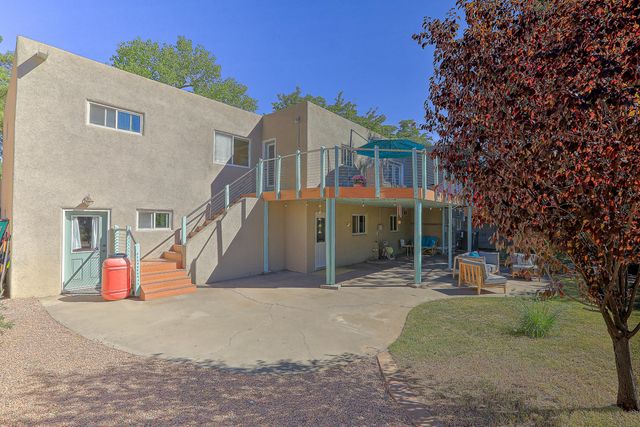 707 Richmond Drive SE, Albuquerque, NM 87106