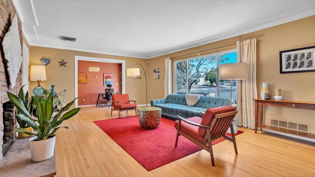 707 Richmond Drive SE, Albuquerque, NM 87106