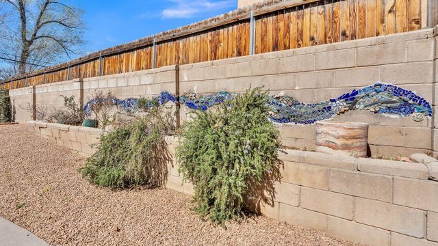 707 Richmond Drive SE, Albuquerque, NM 87106