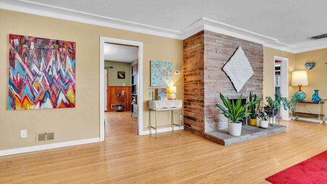 707 Richmond Drive SE, Albuquerque, NM 87106