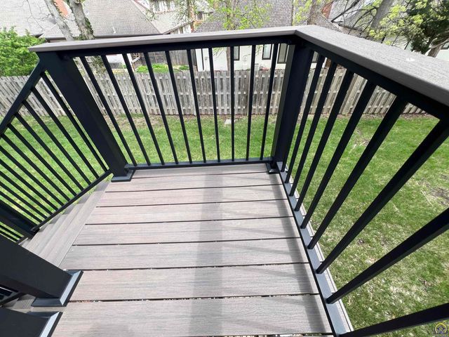 2420 SW Kings CT, Topeka, KS 66614