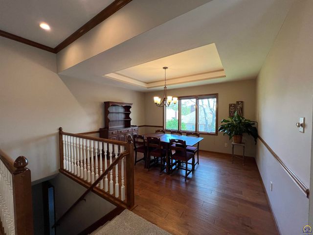 2420 SW Kings CT, Topeka, KS 66614