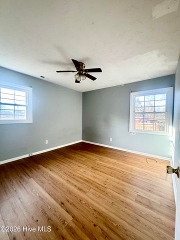 105 Yorkshire Drive, Jacksonville, NC 28546