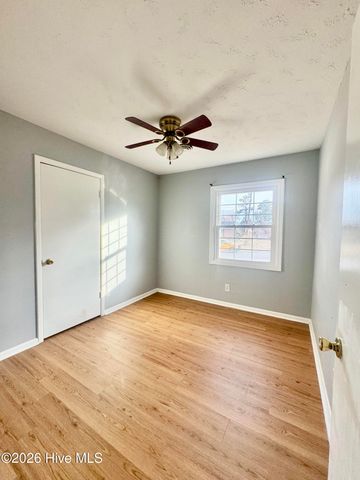 105 Yorkshire Drive, Jacksonville, NC 28546