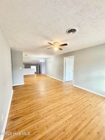 105 Yorkshire Drive, Jacksonville, NC 28546